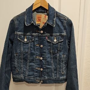 Levis Women's Denim Trucker Jacket Size Small NWT